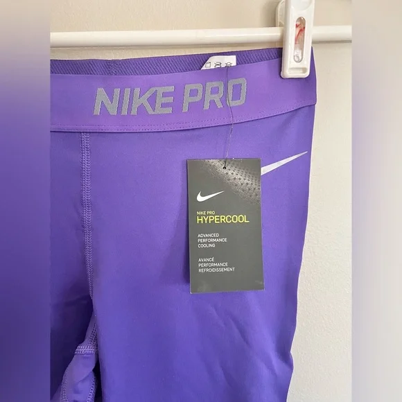 NWT Nike Pro Hyper Cool Compression Capri Tights Training Leggings Womens Sz S - Picture 3 of 7